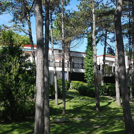 Locazione Turistica Villaggio Estate * リニャーノ・サッビアドーロ