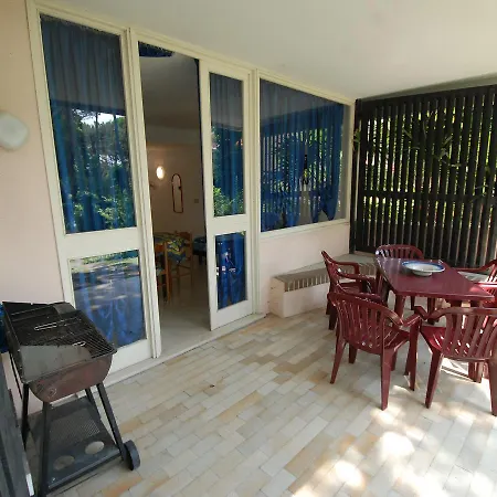 Locazione Turistica Villaggio Estate 別荘