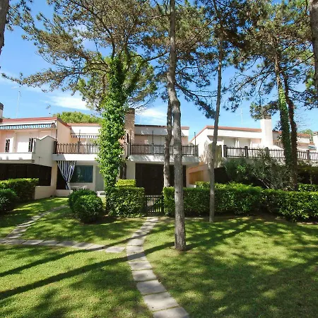 Locazione Turistica Villaggio Estate リニャーノ・サッビアドーロ